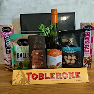 chardonnay sweet treats gift hamper