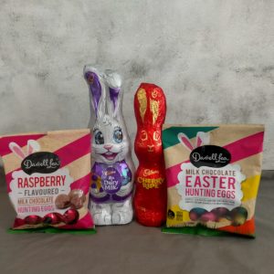 easter bunny and hunting egg gift